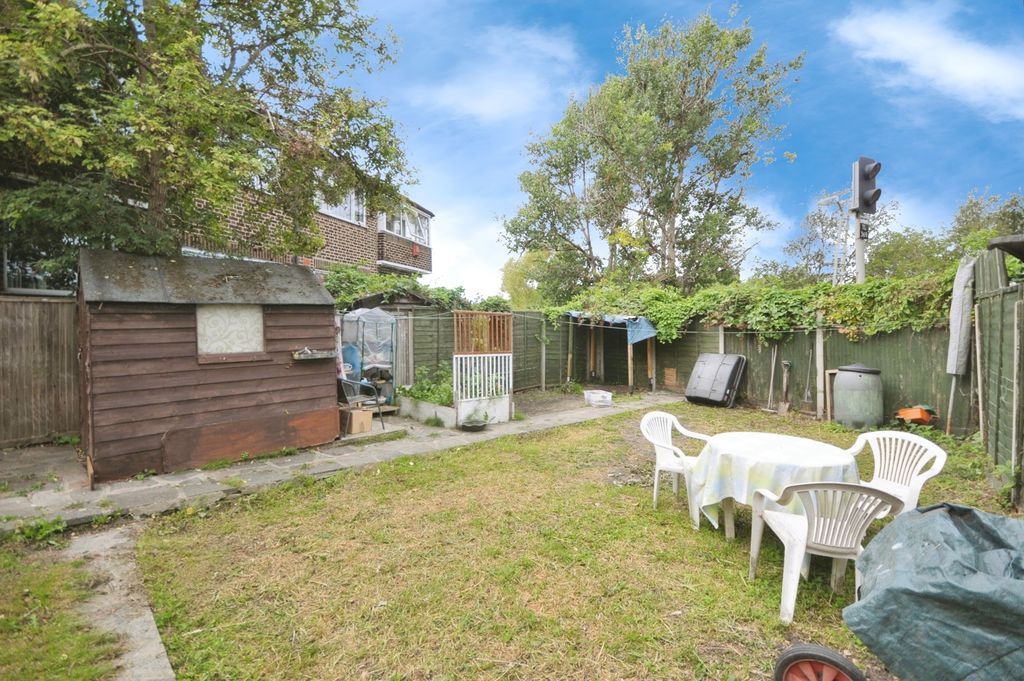 Property photo 3 of 11 Photo