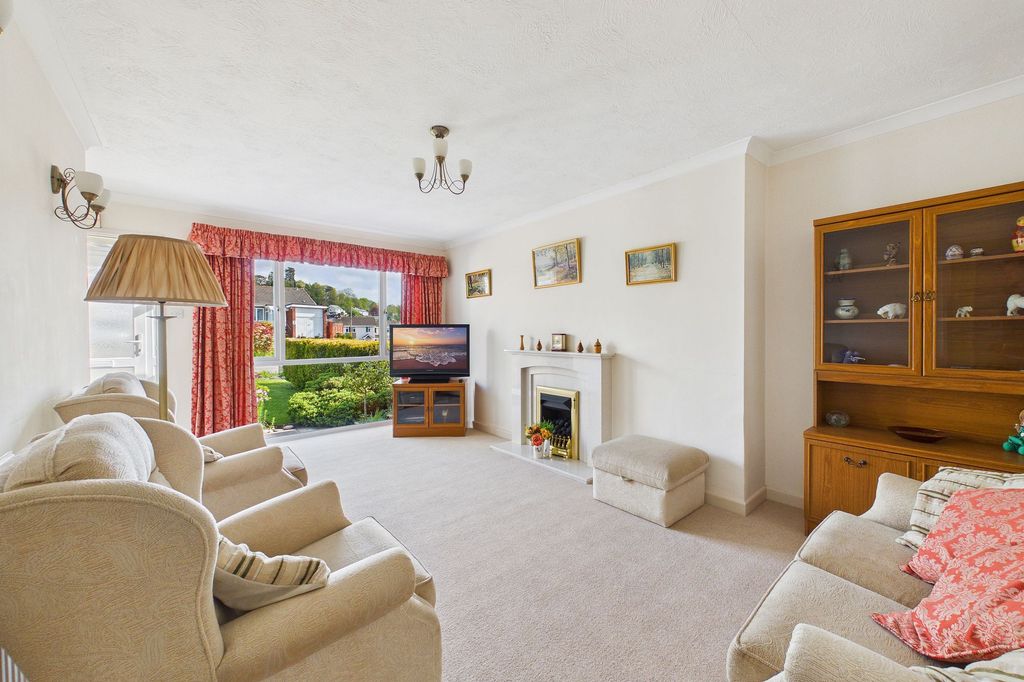 Property photo 3 of 13