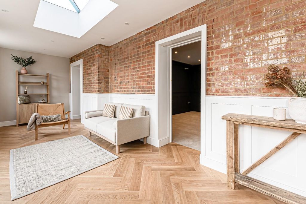 Property photo 3 of 33