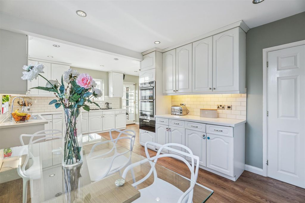 Additional image 10 of 5 bed detached house for saleHeath Road, Leighton Buzzard, Bedfordshire LU7