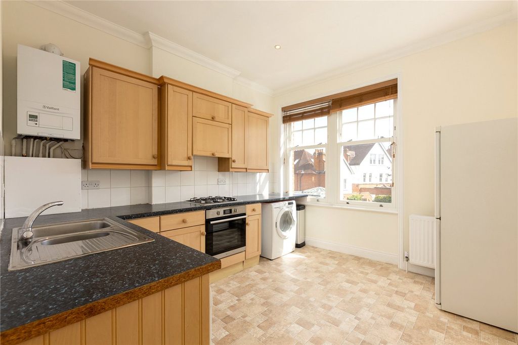 Property photo 2 of 8 Picture No. 10