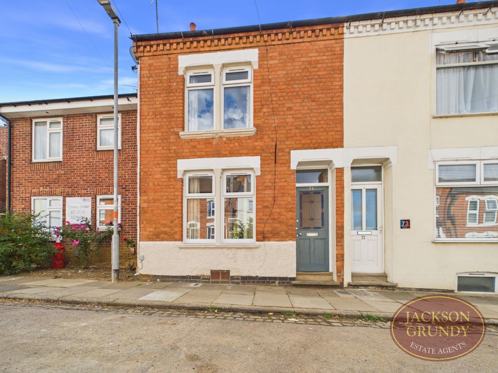 Property photo 1 of 17 Shelley Street
