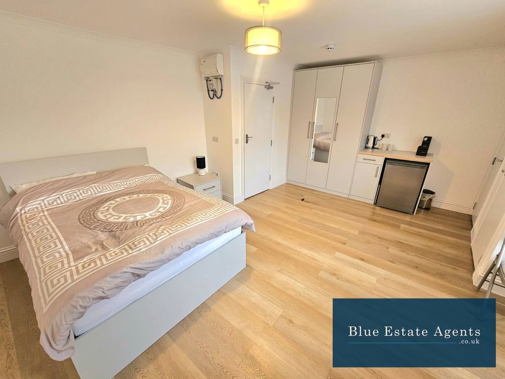 Property photo 1 of 5 Double Room