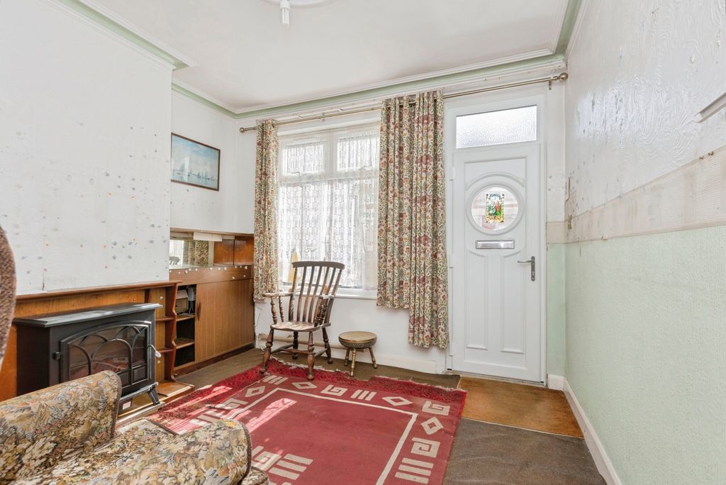 Property photo 2 of 18 Pbox-Img.Jpg