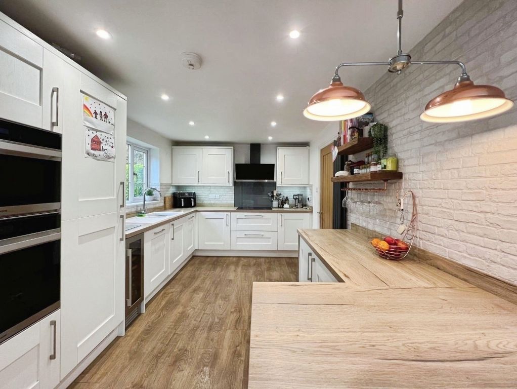 Property photo 3 of 23 Pbox-Img.Jpg