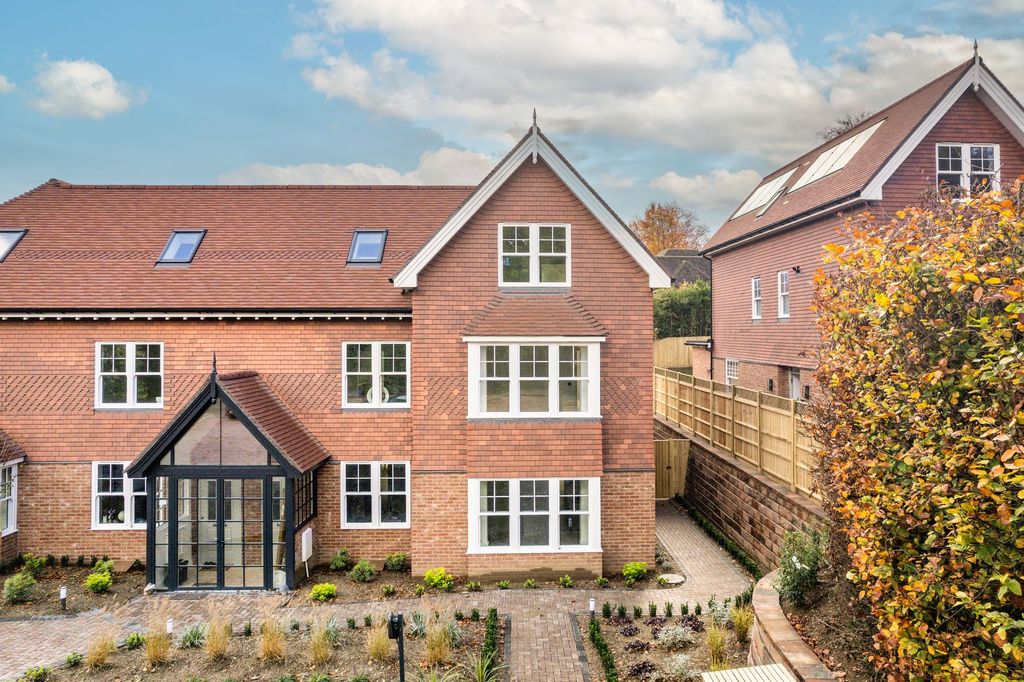 Property photo 1 of 25