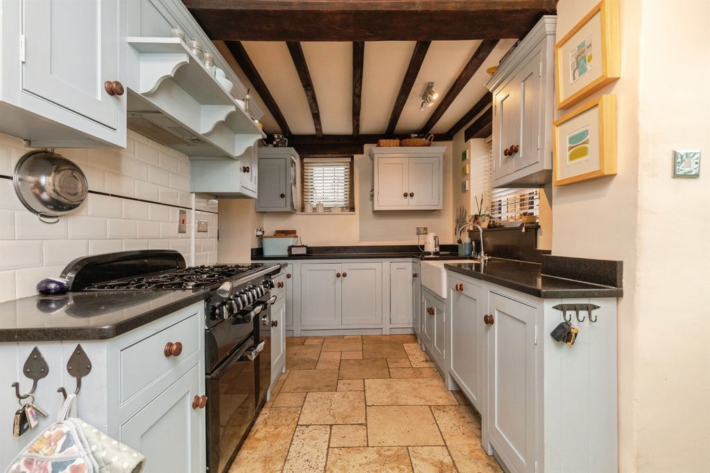 Property photo 3 of 20