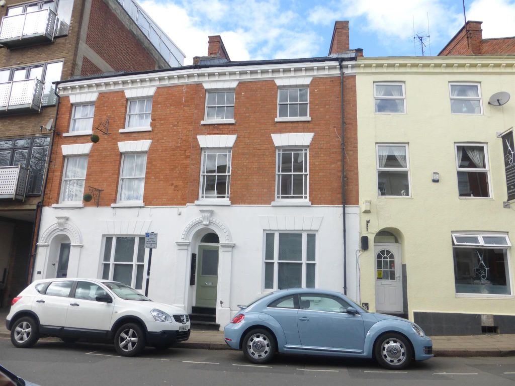Property photo 1 of 6 Bathroom