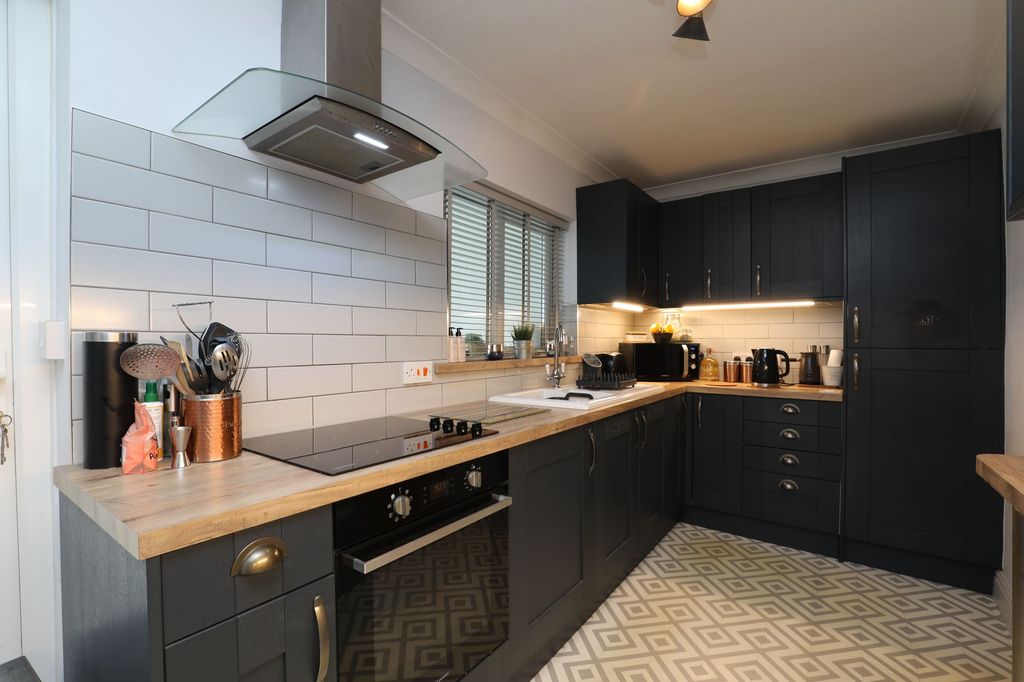 Property photo 3 of 29