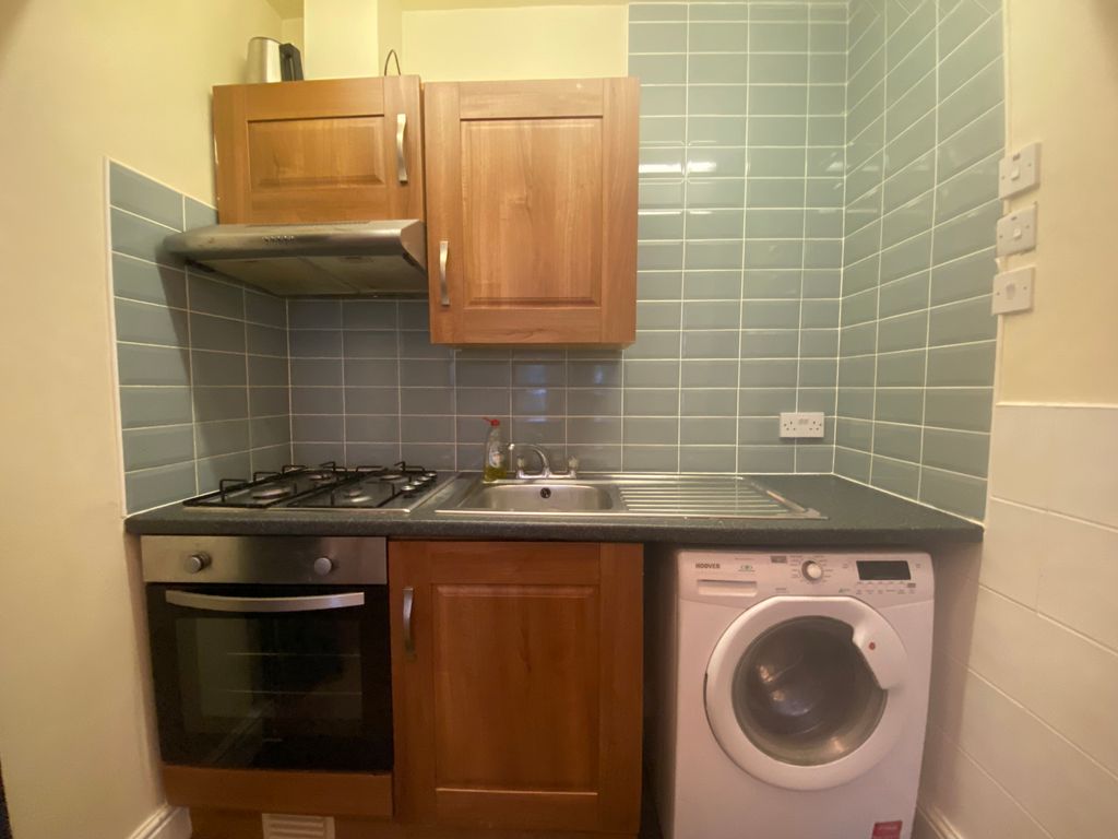 Property photo 3 of 5 Kitchen