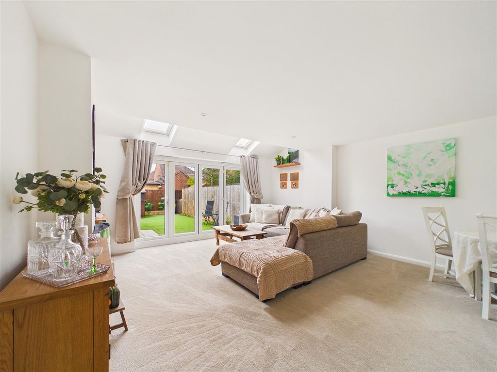 Property photo 2 of 20 Cam03303G0-Pr0327-Still001.Jpg