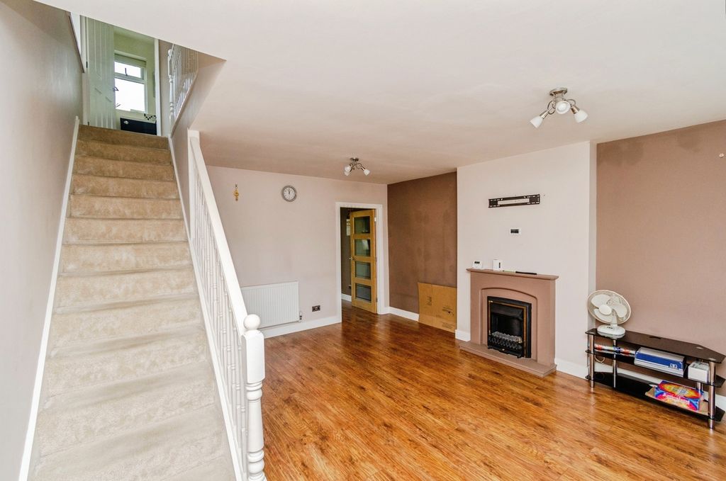 Property photo 2 of 17 Photo
