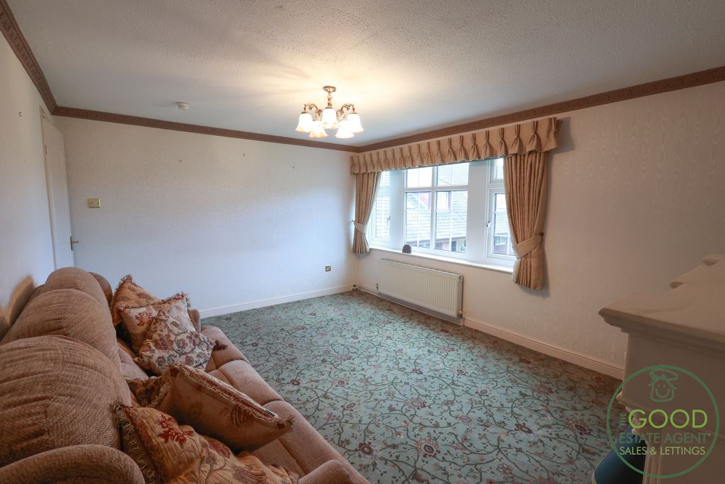 Property photo 2 of 21