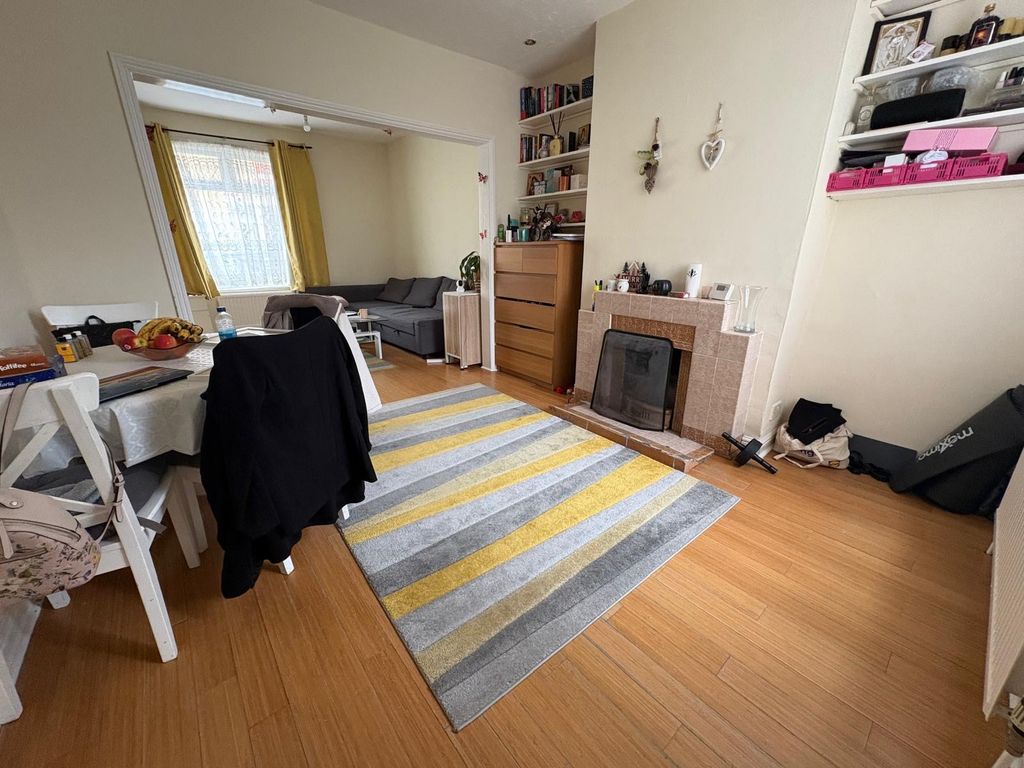 Property photo 3 of 12 Image