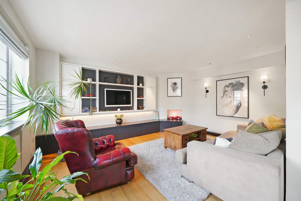 Property photo 2 of 9 Living Room