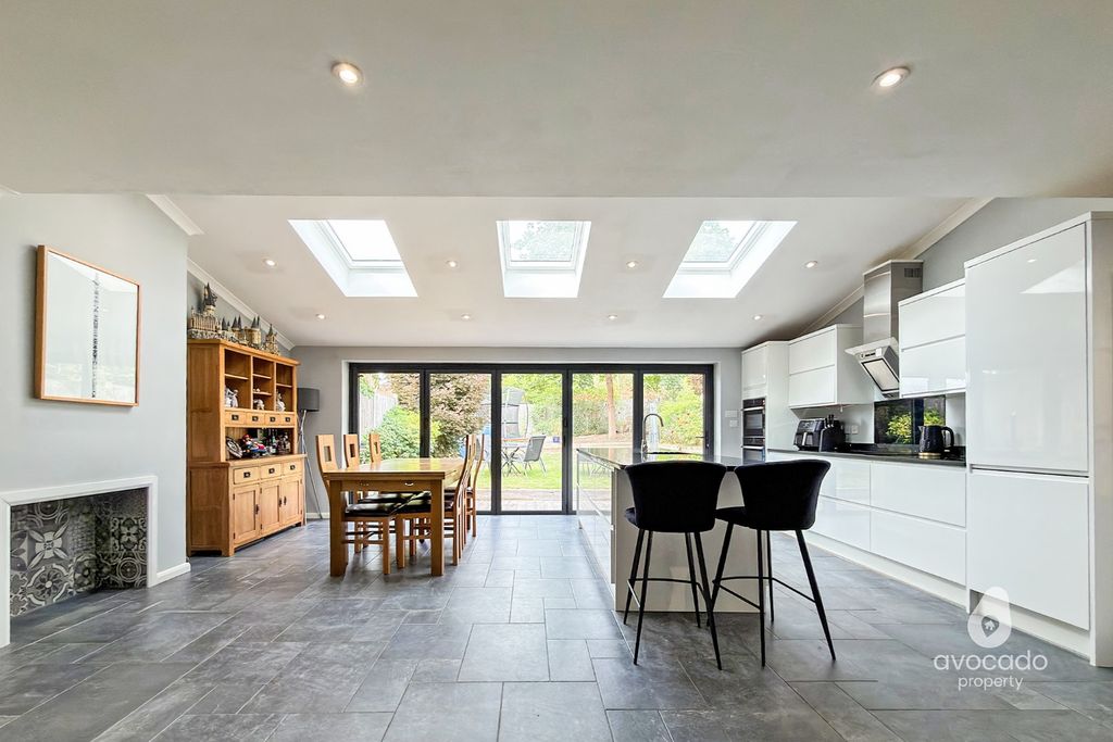 Property photo 3 of 17 5326035