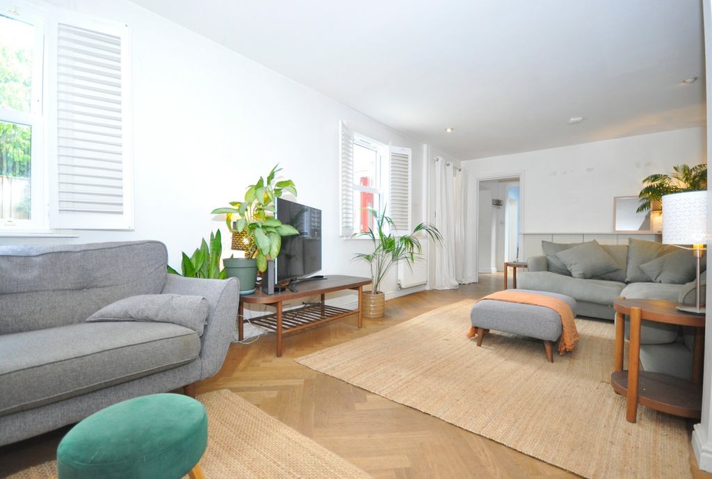 Property photo 3 of 14