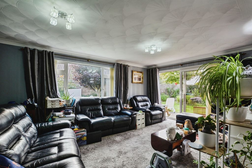 Property photo 2 of 21