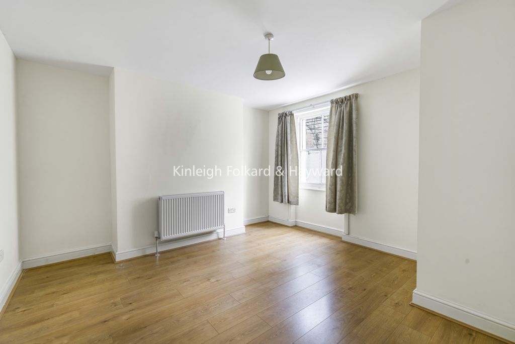 Property photo 3 of 6 Bedroom