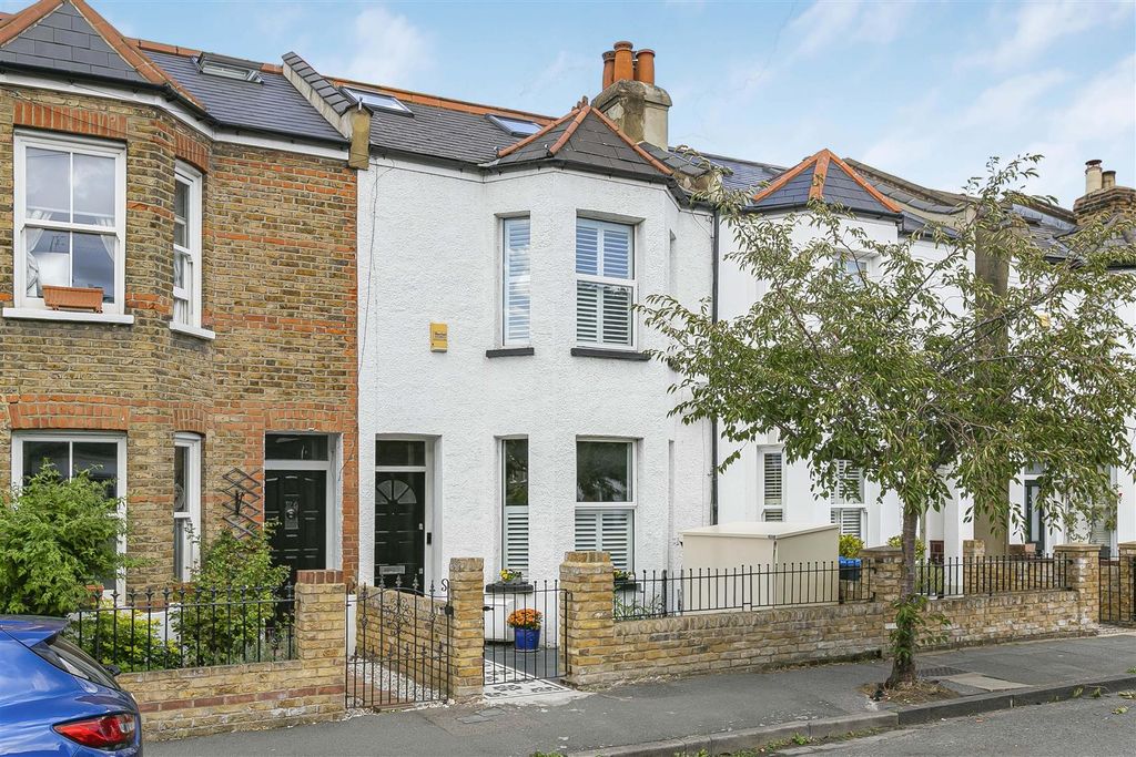 Property photo 1 of 17