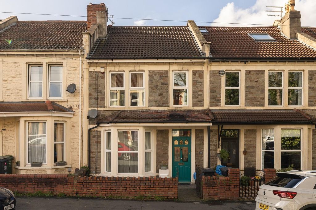 Property photo 2 of 31 Char8234.Jpg