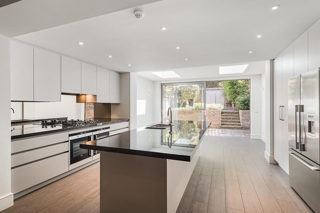 Property photo 3 of 17 Image