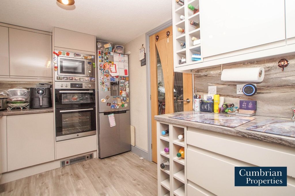 Property photo 2 of 12 Kitchen