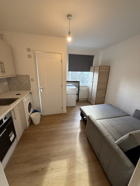 Property photo 1 of 2