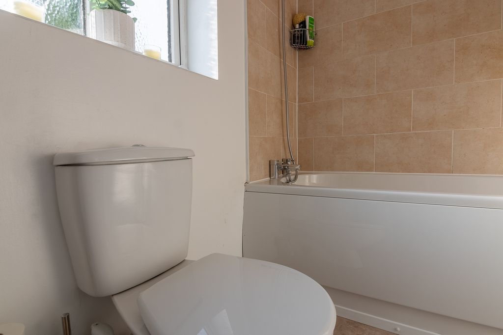 Additional image 11 of 1 bed flat for saleMiddle Close, Swadlincote DE11