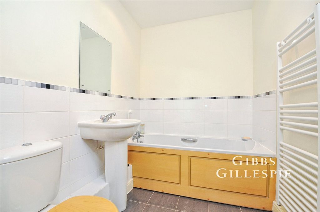 Property photo 3 of 5 3