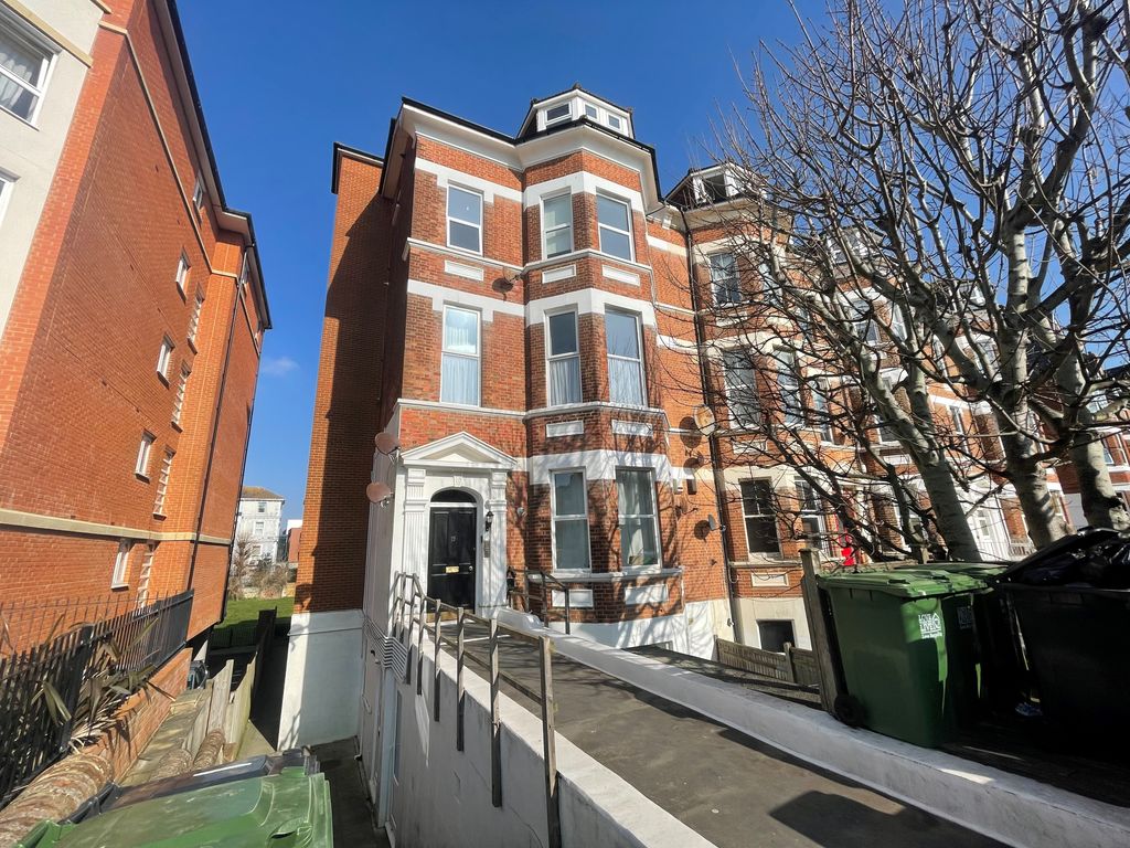 Property photo 1 of 7 Front