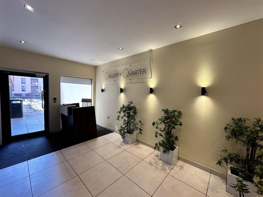 Property photo 2 of 3 Communal Entrance