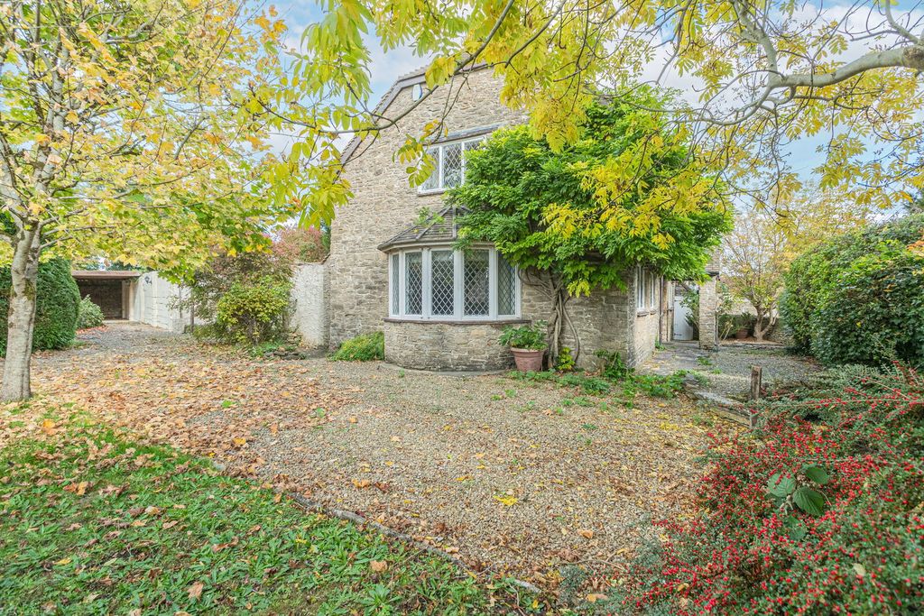 Property photo 2 of 22