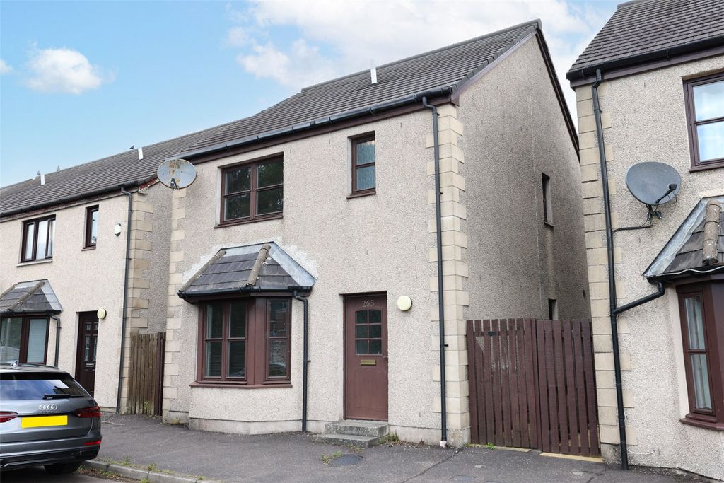 Property photo 1 of 16 External
