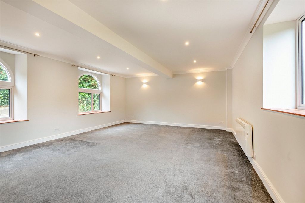 Property photo 2 of 9 Living Room