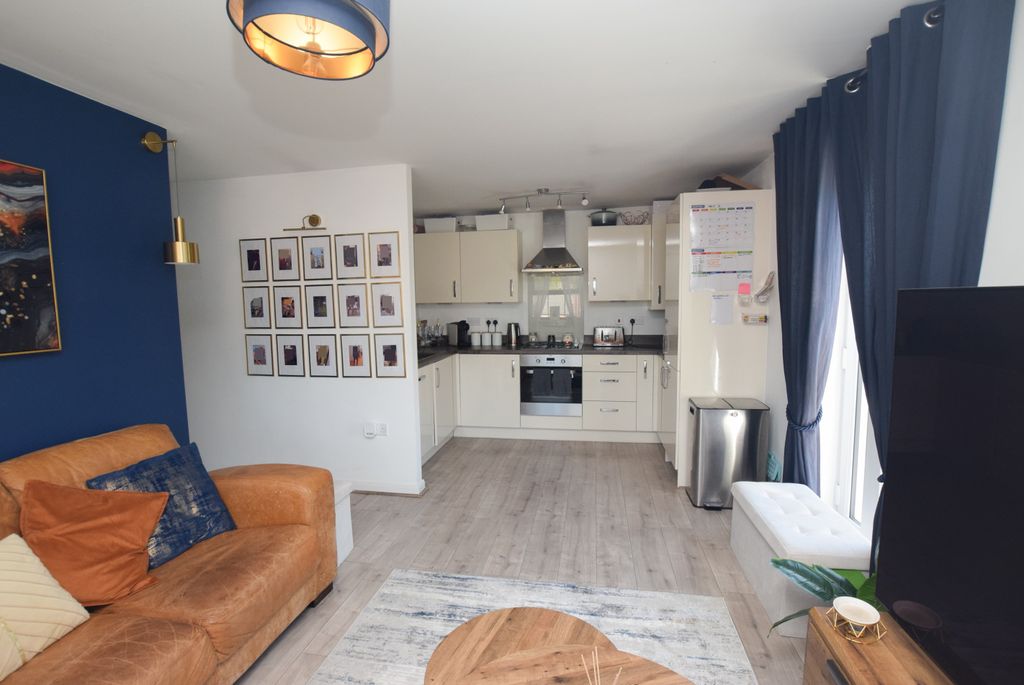 Property photo 1 of 11 Kithen Area