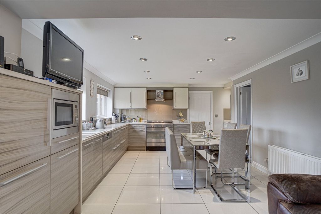 Property photo 2 of 23 Kitchen/Diner