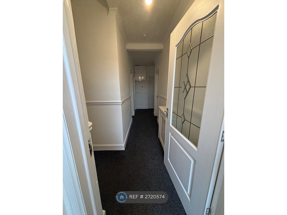 Property photo 1 of 16 Entrance Hall Way