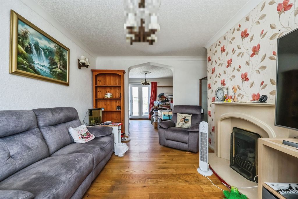Property photo 3 of 21