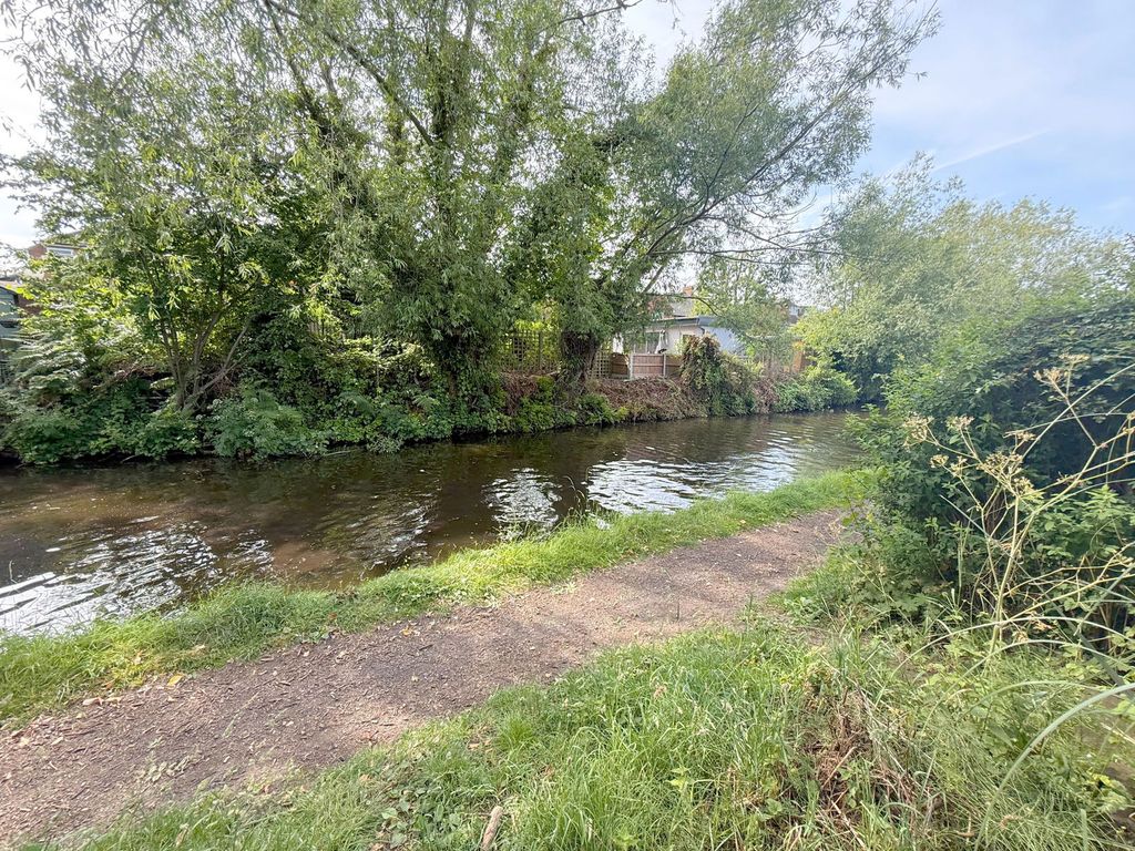 Property photo 2 of 30