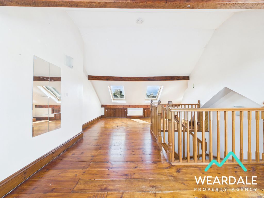 Property photo 2 of 32