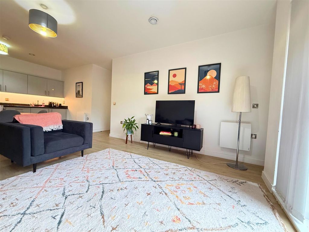 Property photo 2 of 16 6.Png