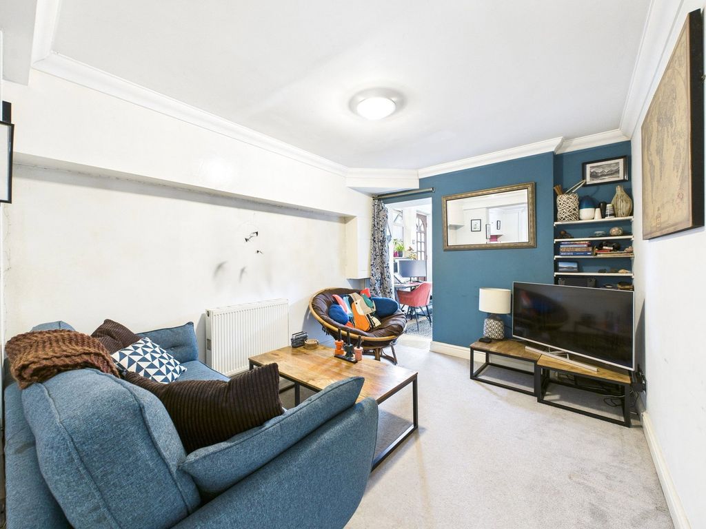 Property photo 2 of 9