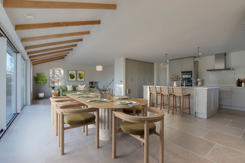 Property photo 3 of 22