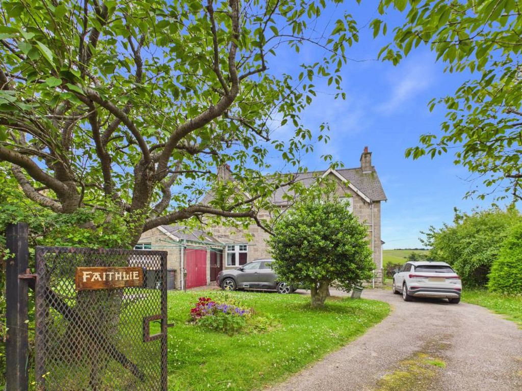 Property photo 1 of 32