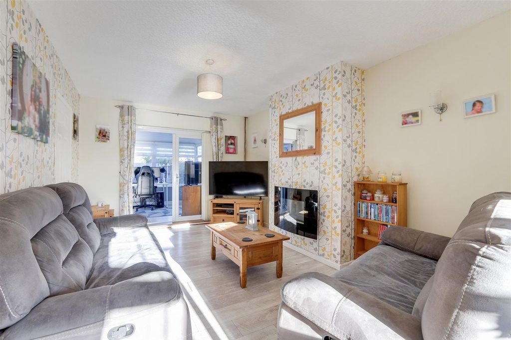 Property photo 3 of 19