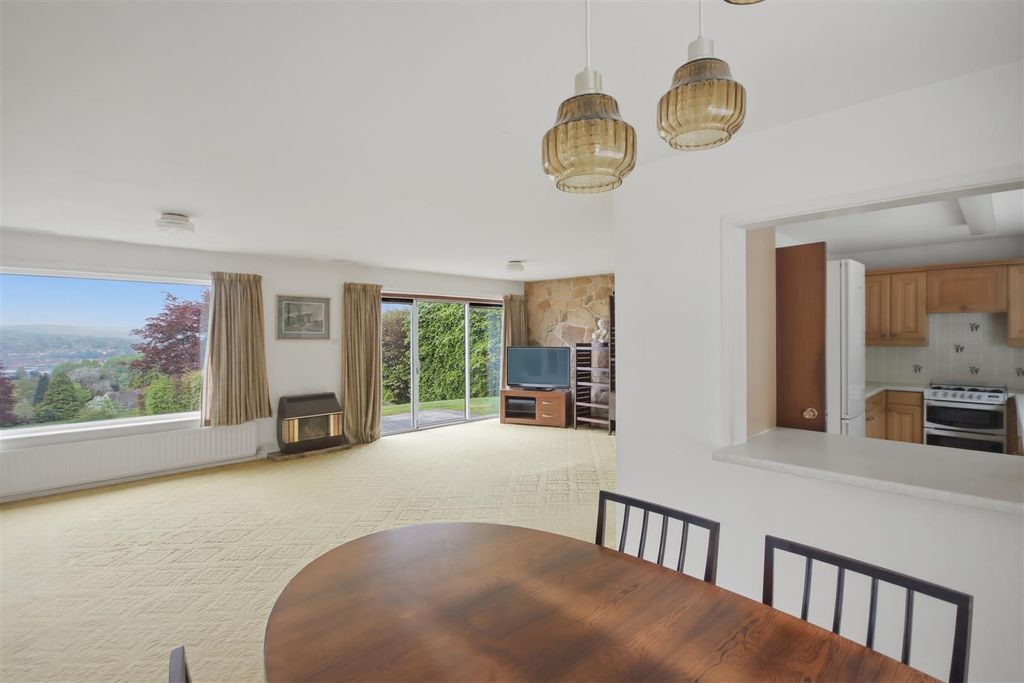 Property photo 2 of 19 'l' Shaped Living Room