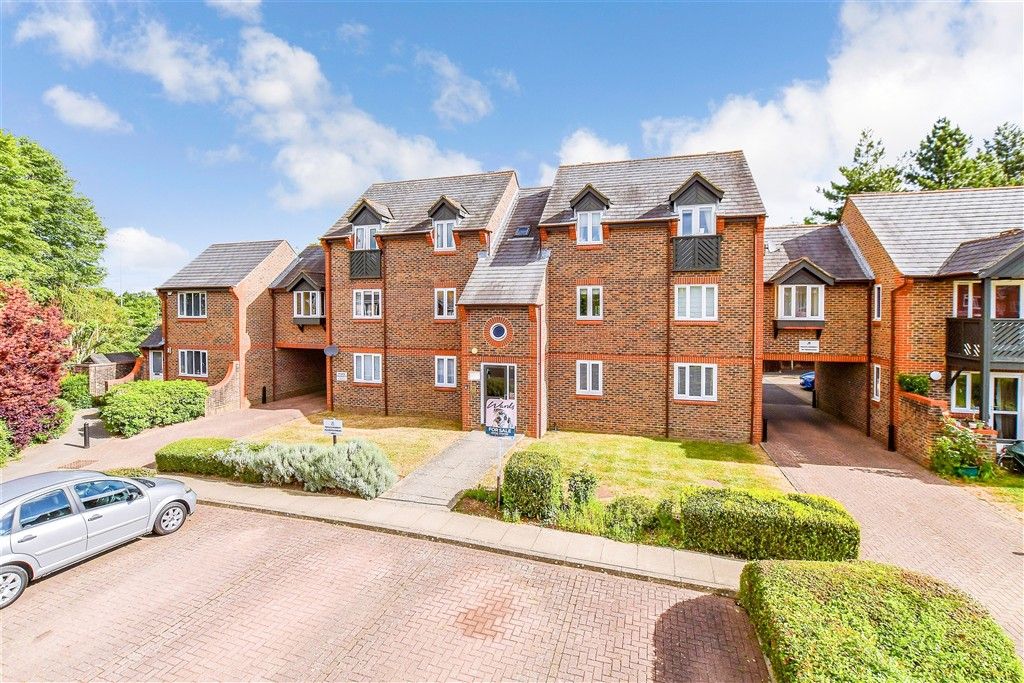 Property photo 1 of 18 External (Brochure) ;