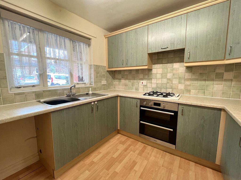 Property photo 3 of 13 Kitchen