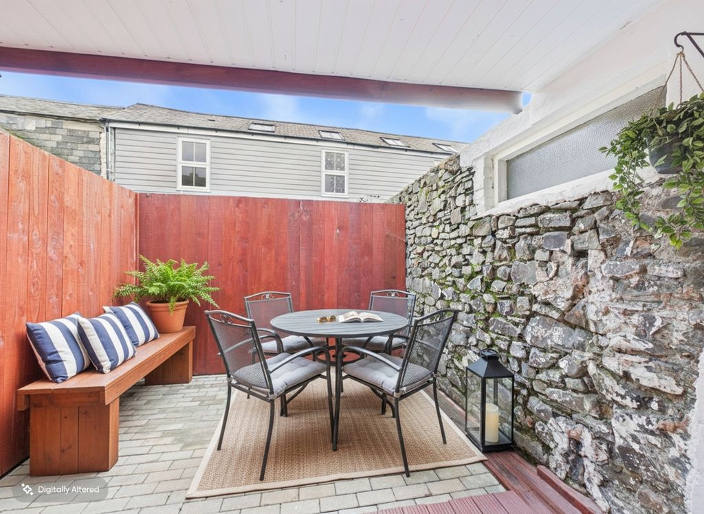 Property photo 1 of 12 Ewemove South Molton - 29 South Street